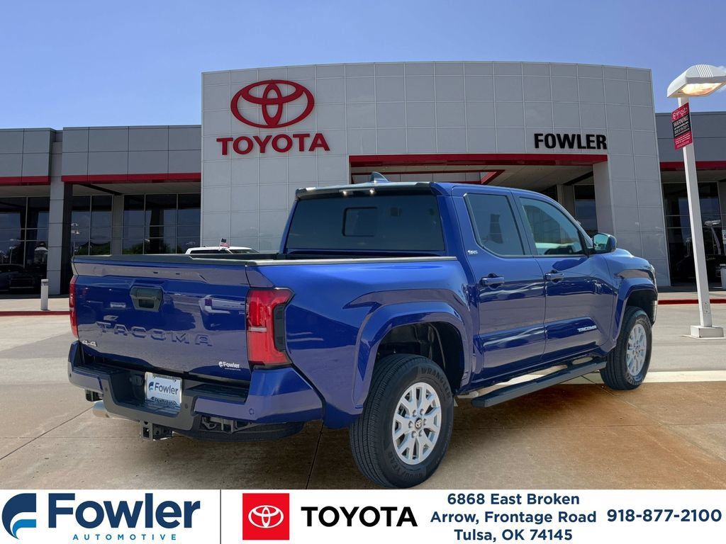 Certified 2025 Toyota Tacoma SR5 w/ SR5 Upgrade Package AWD/4WD image 5