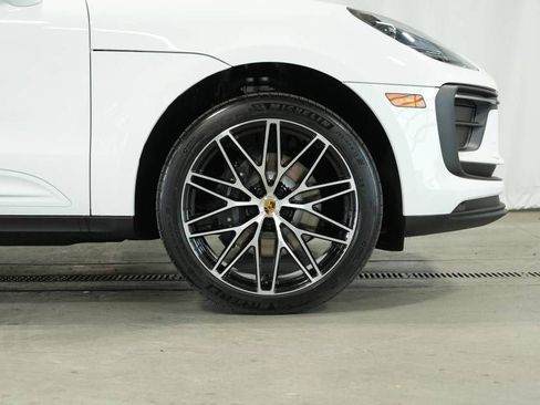 Certified 2025 Porsche Macan AWD/4WD image 41