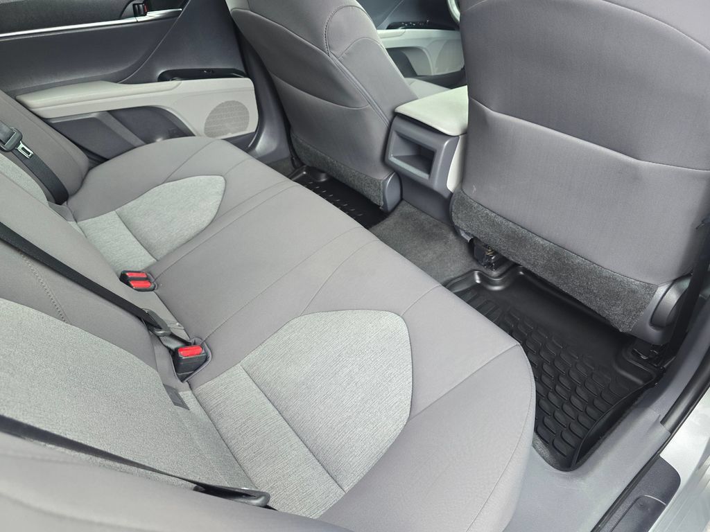 Used 2019 Toyota Camry LE FWD image 13