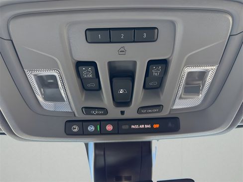 Used 2022 GMC Sierra 1500 Denali w/ Denali Premium Package image 29