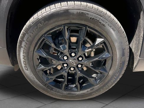 Used 2024 Chevrolet Traverse LT w/ Midnight/Sport Edition FWD image 11