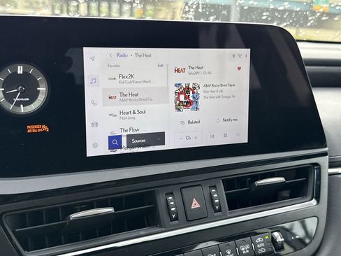 Used 2025 Lexus ES 350 w/ Premium Package image 23