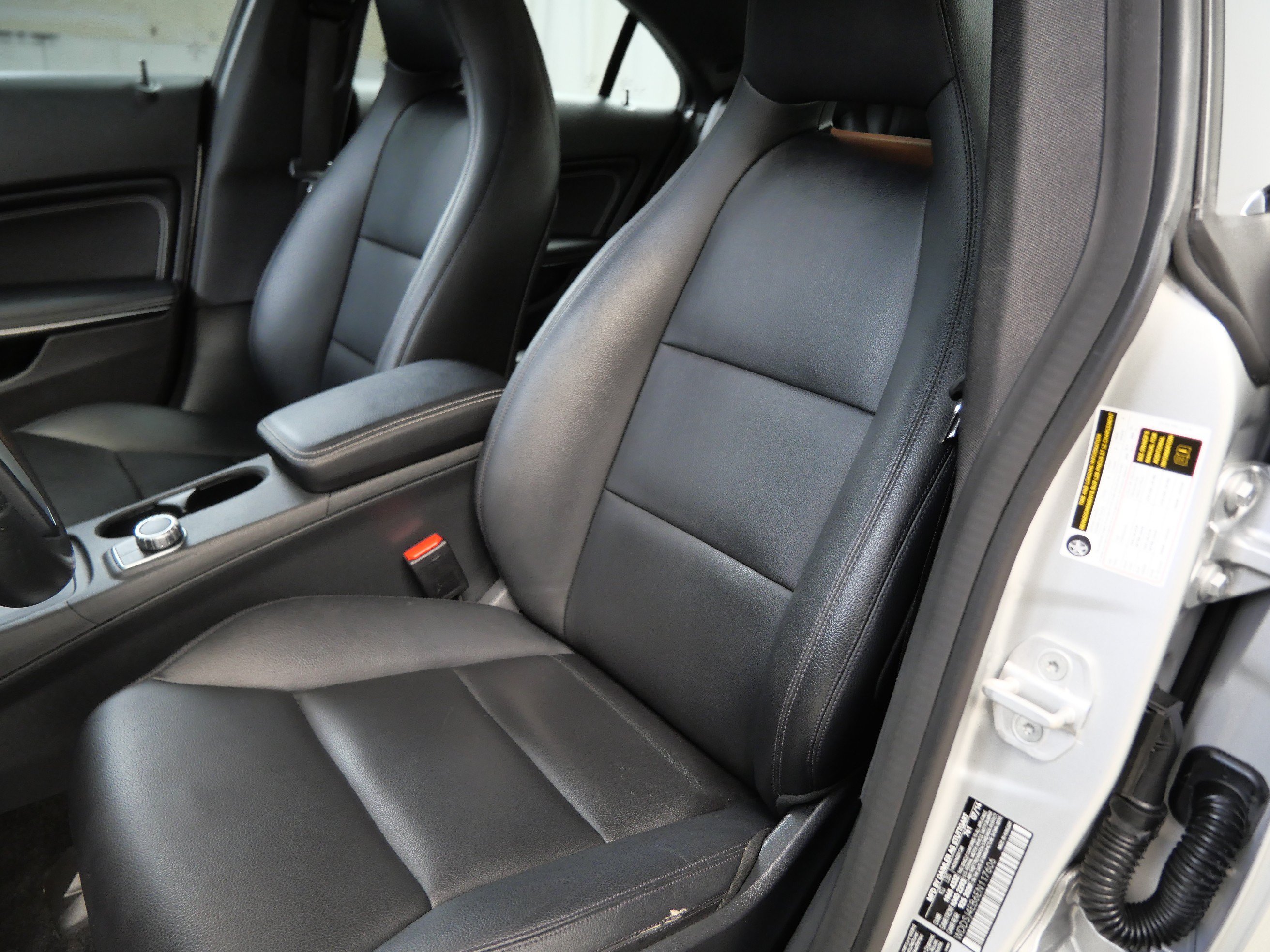 Used 2014 Mercedes-Benz CLA 250 image 3
