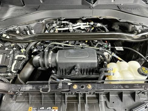 Used 2022 Ford Explorer Limited w/ Equipment Group 301A RWD image 25