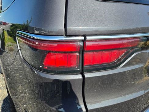 Used 2024 Jeep Wagoneer Series III AWD/4WD image 16
