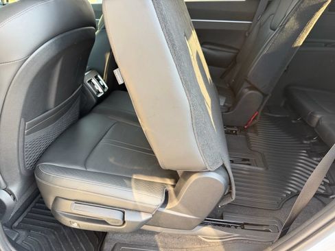 Used 2024 Kia Sorento S AWD/4WD image 14