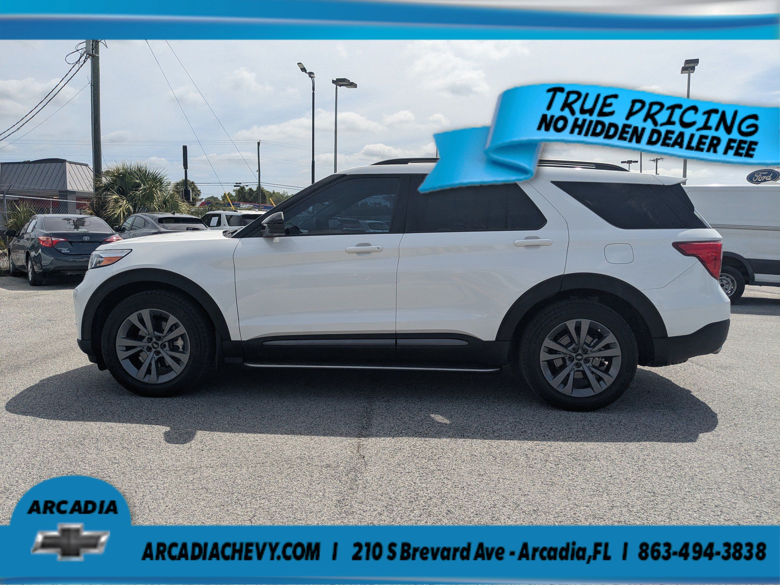 Used 2023 Ford Explorer XLT w/ Equipment Group 202A RWD image 7