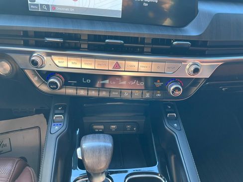 Certified 2023 Kia Telluride SX Prestige AWD/4WD image 17