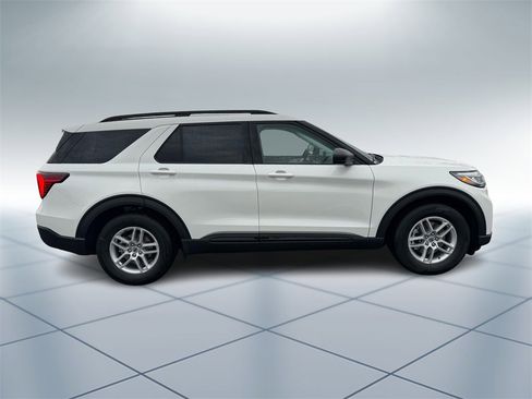 New 2026 Ford Explorer Active w/ Active Comfort Package image 3