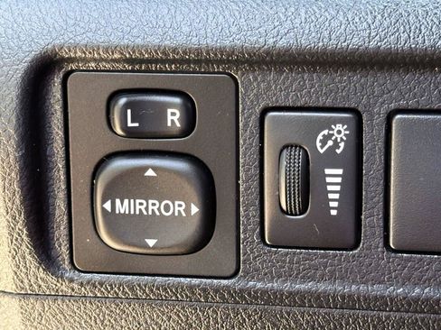 Certified 2016 Toyota 4Runner SR5 AWD/4WD image 26