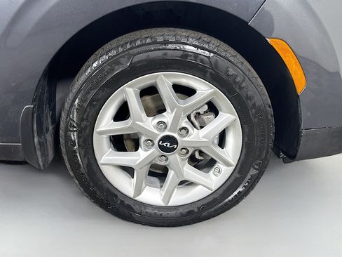 Used 2023 Kia Soul LX w/ Option Group 015 FWD image 31
