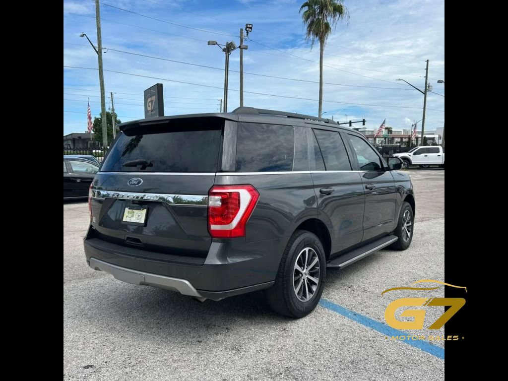 Used 2018 Ford Expedition XLT w/ Equipment Group 202A RWD image 4