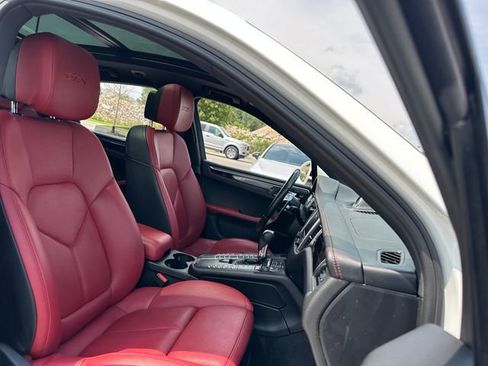 Used 2017 Porsche Macan GTS AWD/4WD image 35