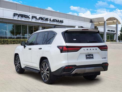 Certified 2025 Lexus LX 700h Luxury image 4