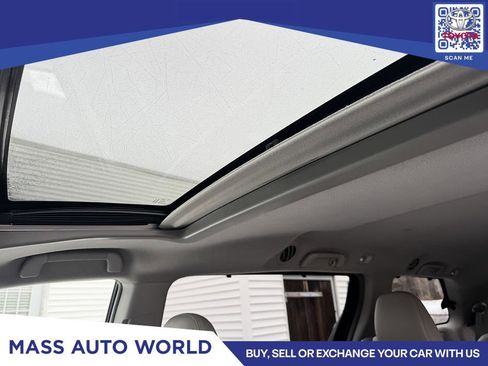 Used 2012 Toyota Sienna XLE image 9