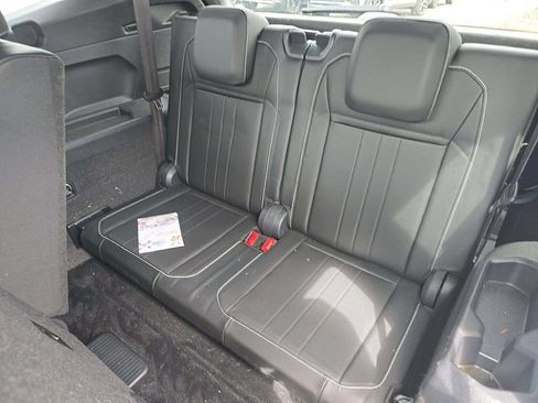 Used 2022 Volkswagen Tiguan SE R-Line FWD image 10