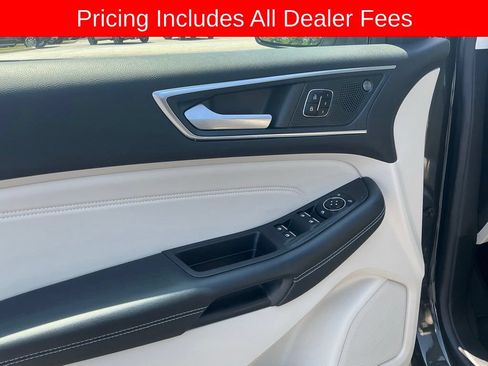 Used 2023 Ford Edge Titanium AWD/4WD image 10