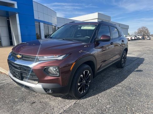 Used 2022 Chevrolet TrailBlazer LT image 2
