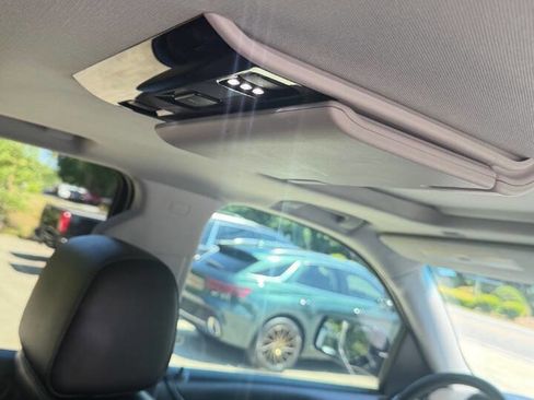 Used 2015 GMC Yukon SLT w/ Open Road Package AWD/4WD image 11