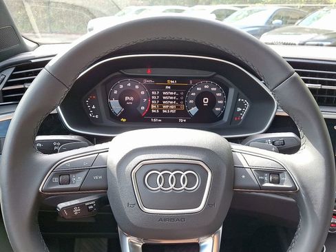 New 2025 Audi Q3 2.0T Premium image 9