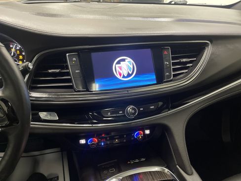 Used 2024 Buick Enclave Avenir image 30