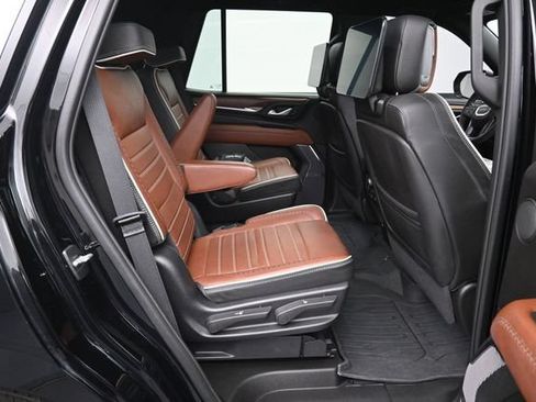 Used 2024 GMC Yukon Denali Ultimate AWD/4WD image 13