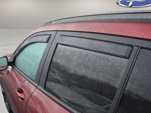 Used 2024 Chevrolet Trax ACTIV w/ Sunroof Package image 8