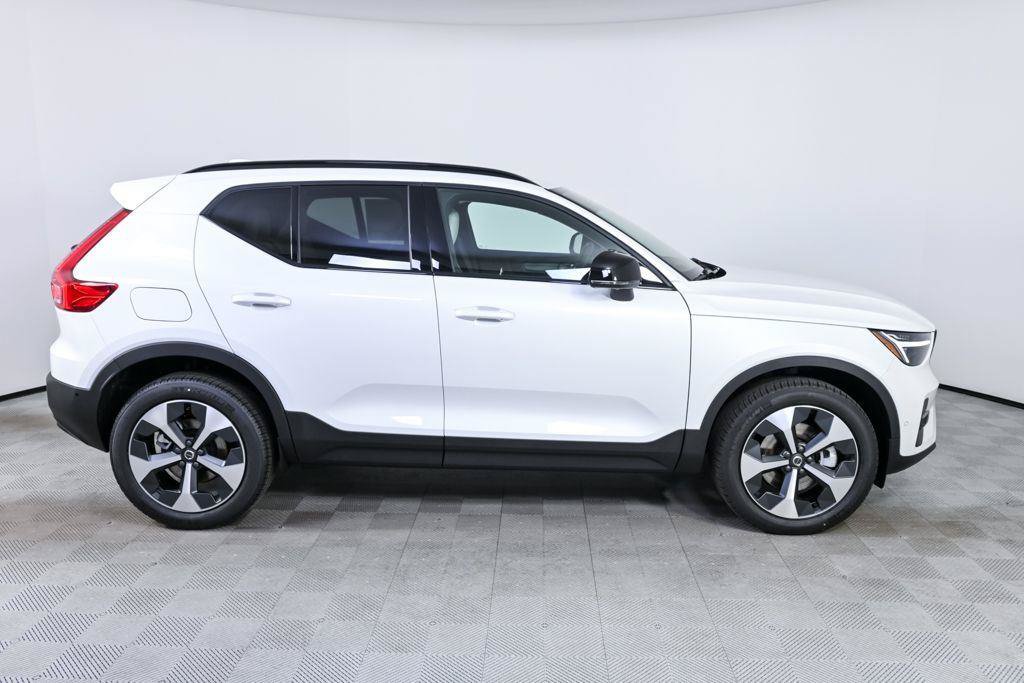 Used 2026 Volvo XC40 B5 Plus w/ Protection Package Premier AWD/4WD image 26