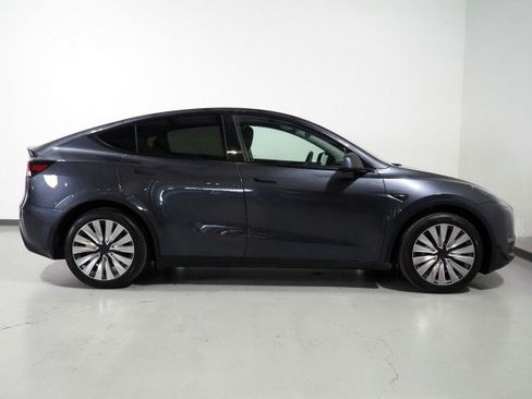 Used 2025 Tesla Model Y Long Range RWD image 6
