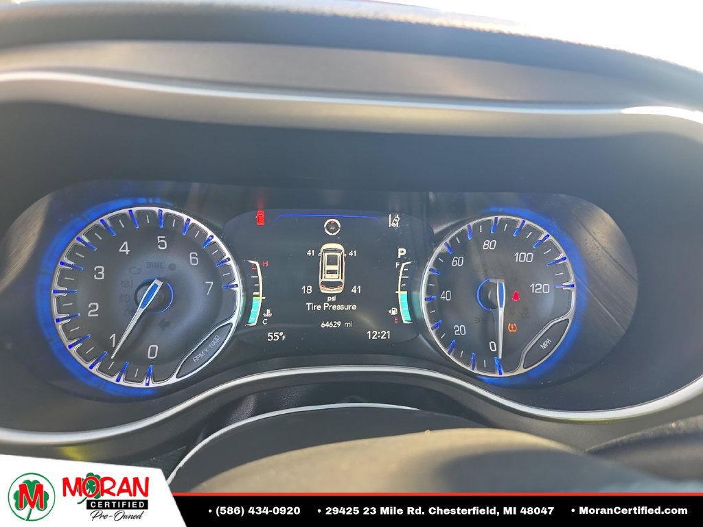 Used 2024 Chrysler Pacifica Touring-L FWD image 14
