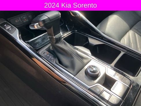 Used 2024 Kia Sorento SX Prestige image 34