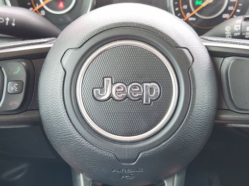 Used 2022 Jeep Wrangler Unlimited Sport AWD/4WD image 36
