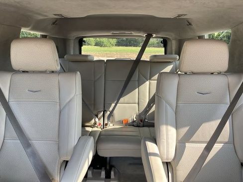 Used 2021 Cadillac Escalade Premium Luxury Platinum AWD/4WD image 41