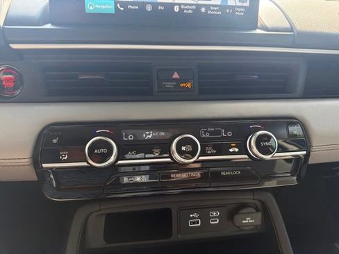 Used 2025 Honda Pilot Touring image 17