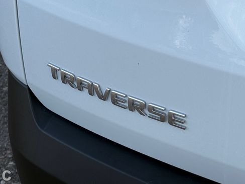 Certified 2023 Chevrolet Traverse LT FWD image 9