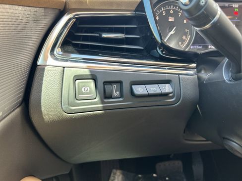 Used 2022 Cadillac XT6 Premium Luxury w/ Platinum Package AWD/4WD image 26