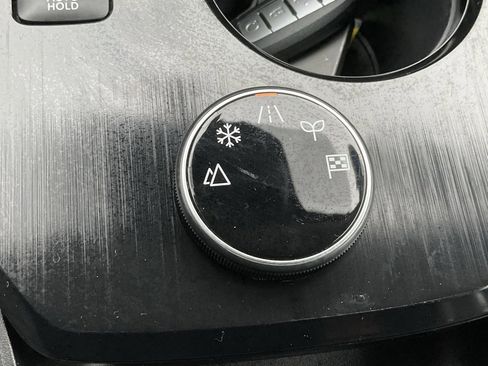 Used 2022 Nissan Rogue SV image 8