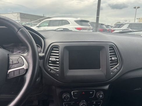 Used 2019 Jeep Compass Latitude w/ Cold Weather Group image 14