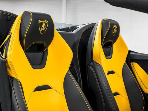 Used 2023 Lamborghini Huracan EVO AWD/4WD image 33