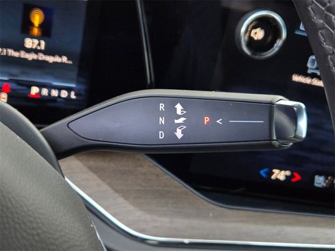 Used 2025 Chevrolet Tahoe High Country image 19