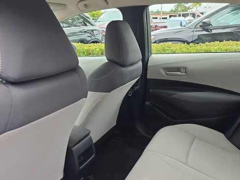Used 2022 Toyota Corolla LE image 13