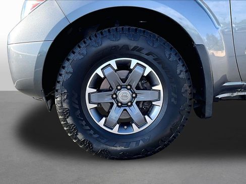 Used 2018 Nissan Frontier PRO-4X AWD/4WD image 8