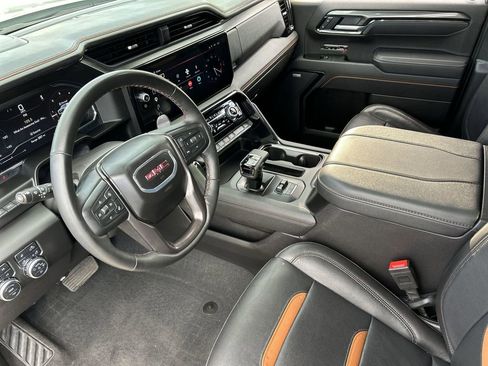 Used 2025 GMC Sierra 1500 AT4 w/ Technology Package AWD/4WD image 10