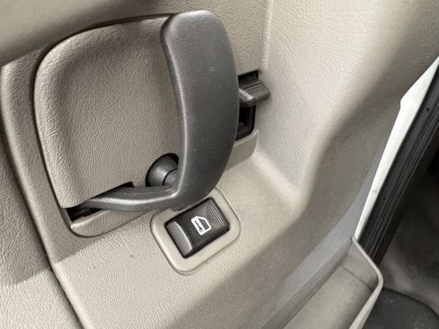 Used 2019 Chevrolet Express 3500 w/ Driver Convenience Package image 26