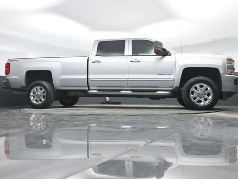 Used 2015 Chevrolet Silverado 2500 LT w/ LT Convenience Package AWD/4WD image 32
