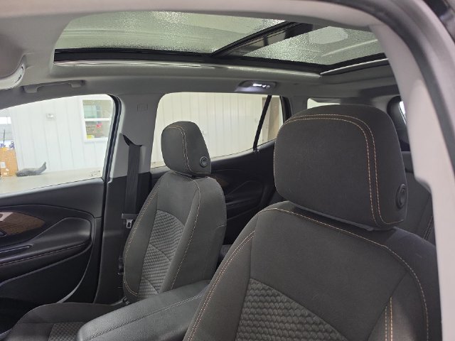 Used 2020 GMC Terrain SLE w/ GMC Pro Grade Package AWD/4WD image 17