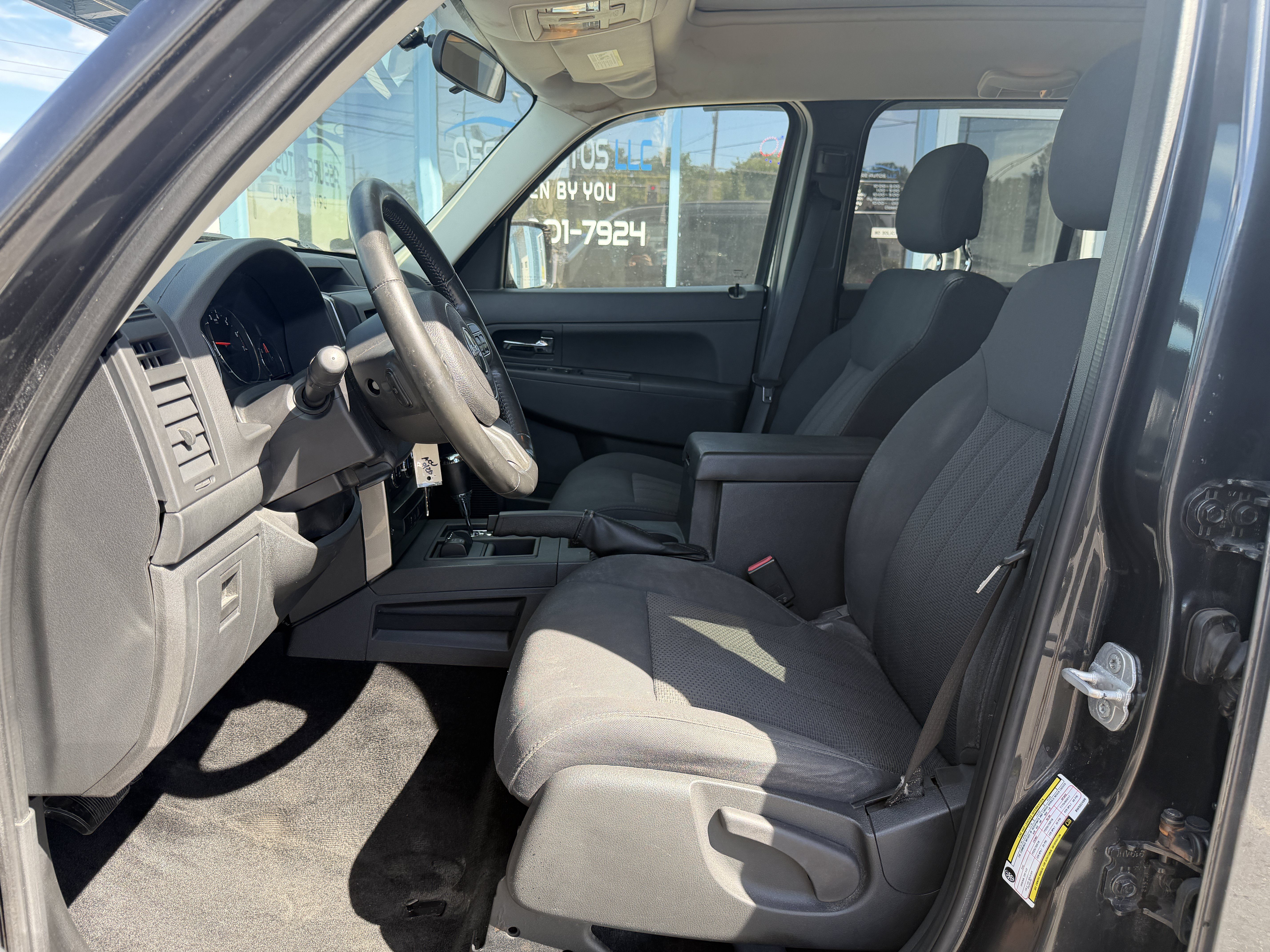 Used 2011 Jeep Liberty Sport w/ Popular Equipment Group AWD/4WD image 11