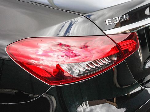 Used 2022 Mercedes-Benz E 350 4MATIC Sedan image 8