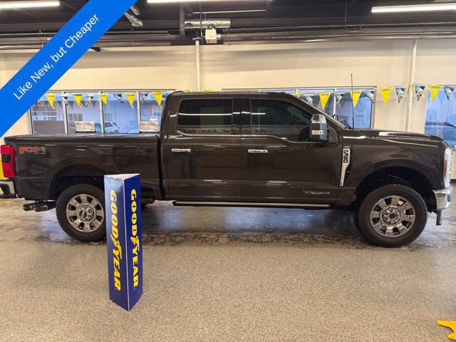 Used 2025 Ford F350 Lariat w/ Lariat Ultimate Package AWD/4WD image 2