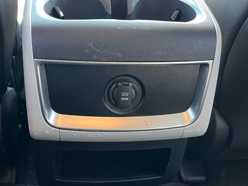 Used 2024 Kia Carnival LX FWD image 36